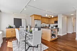 2626 N Lakeview Ave, Chicago, IL 60614 - Photo 9