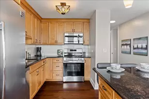 2626 N Lakeview Ave, Chicago, IL 60614 - Photo 13