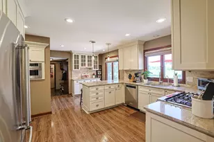3S654 Terrace Dr, North Aurora, IL 60542 - Photo 7