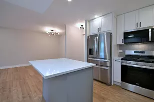 700 Wellington Ave, Elk Grove Village, IL 60007 - Photo 5