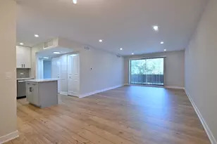 700 Wellington Ave, Elk Grove Village, IL 60007 - Photo 9