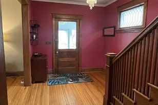 519 Palace St, Aurora, IL 60506 - Photo 5