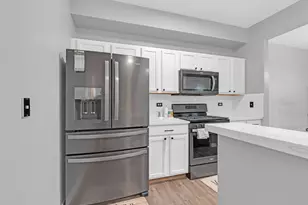 158 N Palmer Dr, Bolingbrook, IL 60490 - Photo 5