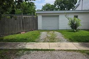 128 W Homer Ave, Harrisburg, IL 62946 - Photo 3