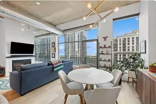 125 E 13th St, Chicago, IL 60605 - Photo 3
