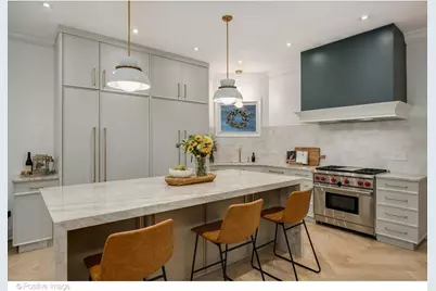 17 E Division Street #1E, Chicago, IL 60610 - Photo 9