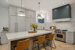 17 E Division St, Chicago, IL 60610 - Photo 9