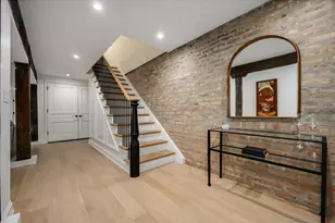 17 E Division St, Chicago, IL 60610 - Photo 27