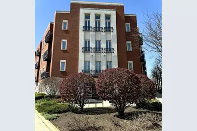 1075 W Roosevelt Road #305, Chicago, IL 60608 - Photo 1