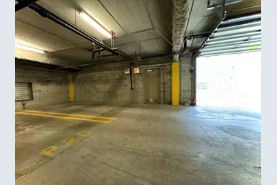 1075 W Roosevelt Road #305, Chicago, IL 60608 - Photo 9