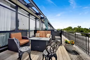 1033 W 14th Pl, Chicago, IL 60608 - Photo 25