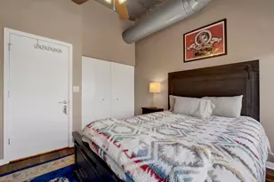 1033 W 14th Pl, Chicago, IL 60608 - Photo 19