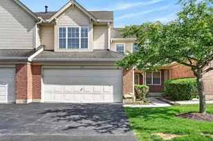 197 Rob Roy Ct, Schaumburg, IL 60194 - Photo 1