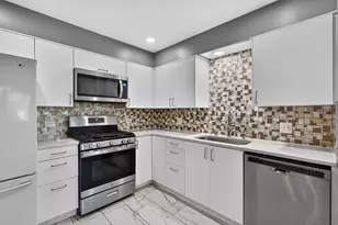 197 Rob Roy Ct, Schaumburg, IL 60194 - Photo 7