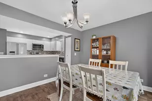 197 Rob Roy Ct, Schaumburg, IL 60194 - Photo 5