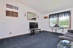 2401 Mallard Dr, Lindenhurst, IL 60046 - Photo 3