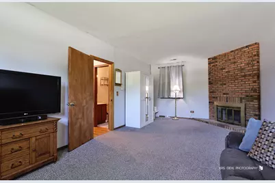 2401 Mallard Drive, Lindenhurst, IL 60046 - Photo 17