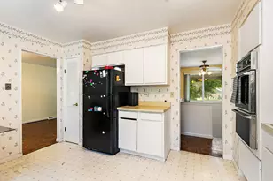 2825 Grissom Ct, Woodridge, IL 60517 - Photo 9