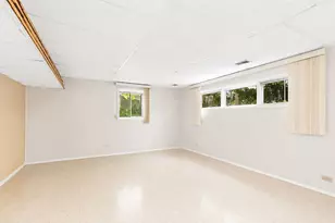 2825 Grissom Ct, Woodridge, IL 60517 - Photo 15