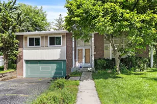 2825 Grissom Ct, Woodridge, IL 60517 - Photo 1