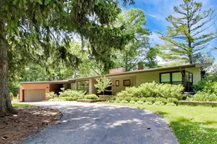 3320 Krenn Ave, Highland Park, IL 60035 - Photo 1