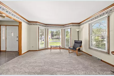 904 Santa Rosa Avenue, Wheaton, IL 60187 - Photo 7
