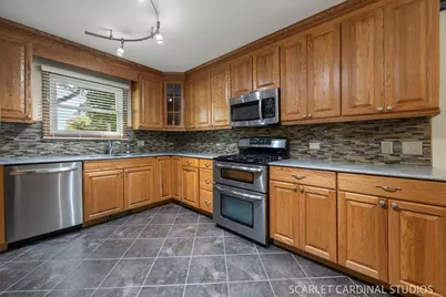 904 Santa Rosa Avenue, Wheaton, IL 60187 - Photo 11