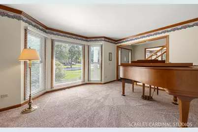 904 Santa Rosa Avenue, Wheaton, IL 60187 - Photo 5