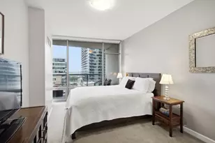 100 E 14th St, Chicago, IL 60605 - Photo 17