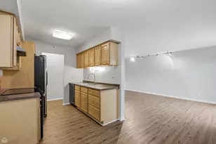 916 Casey Ct, Schaumburg, IL 60173 - Photo 5