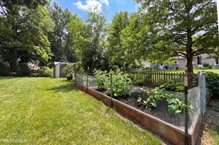 2205 Riverlea Cir, Naperville, IL 60565 - Photo 11