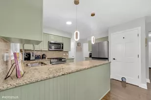 2205 Riverlea Cir, Naperville, IL 60565 - Photo 7