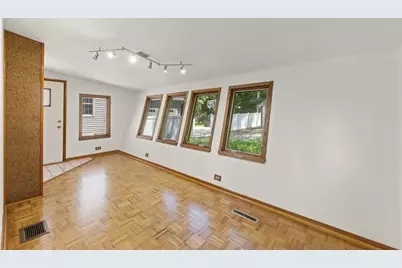 316 W 5th Avenue, Naperville, IL 60563 - Photo 7