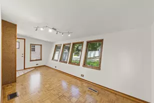 316 W 5th Ave, Naperville, IL 60563 - Photo 7