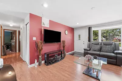 1509 Chatham Lane, Schaumburg, IL 60193 - Photo 9