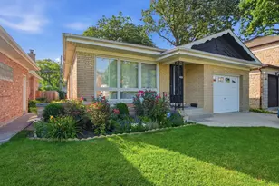 6226 N Le Mai Ave, Chicago, IL 60646 - Photo 1