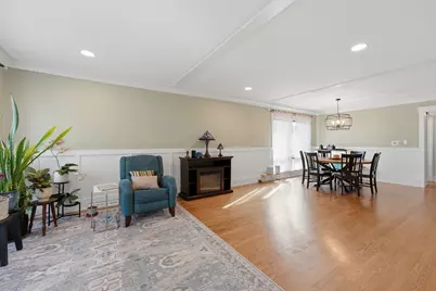 6226 N Le Mai Avenue, Chicago, IL 60646 - Photo 3