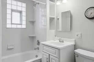 3757 N Bosworth Ave, Chicago, IL 60613 - Photo 25