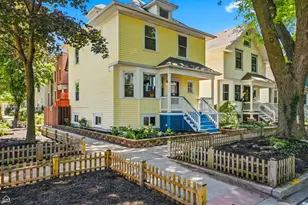 3757 N Bosworth Ave, Chicago, IL 60613 - Photo 1