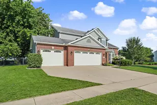 2101 Talans Dr, Champaign, IL 61822 - Photo 3