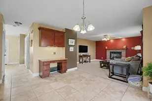 2101 Talans Dr, Champaign, IL 61822 - Photo 9