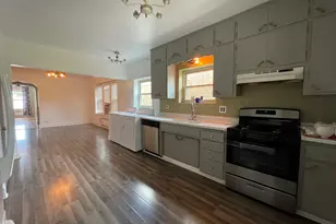 5832 N Virginia Ave, Chicago, IL 60659 - Photo 7