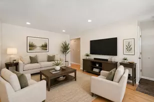 837 Lange St, Mundelein, IL 60060 - Photo 3