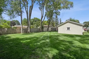 837 Lange St, Mundelein, IL 60060 - Photo 17