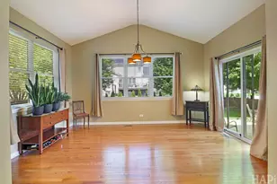 462 E Amberside Dr, Elgin, IL 60124 - Photo 7