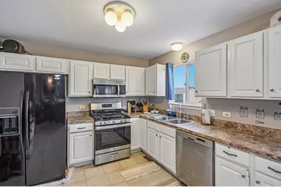 2011 Sunset Court, Zion, IL 60099 - Photo 9