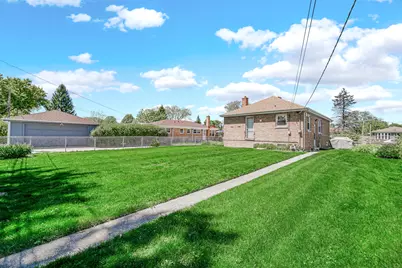 5141 W Chase Avenue, Skokie, IL 60077 - Photo 13