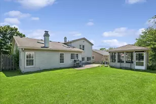8 Auburn Dr, Glendale Heights, IL 60139 - Photo 21