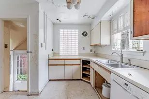 8238 S Prairie Ave, Chicago, IL 60619 - Photo 9