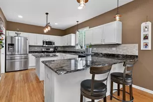 1597 W Hartsburg Ln, North Aurora, IL 60542 - Photo 5